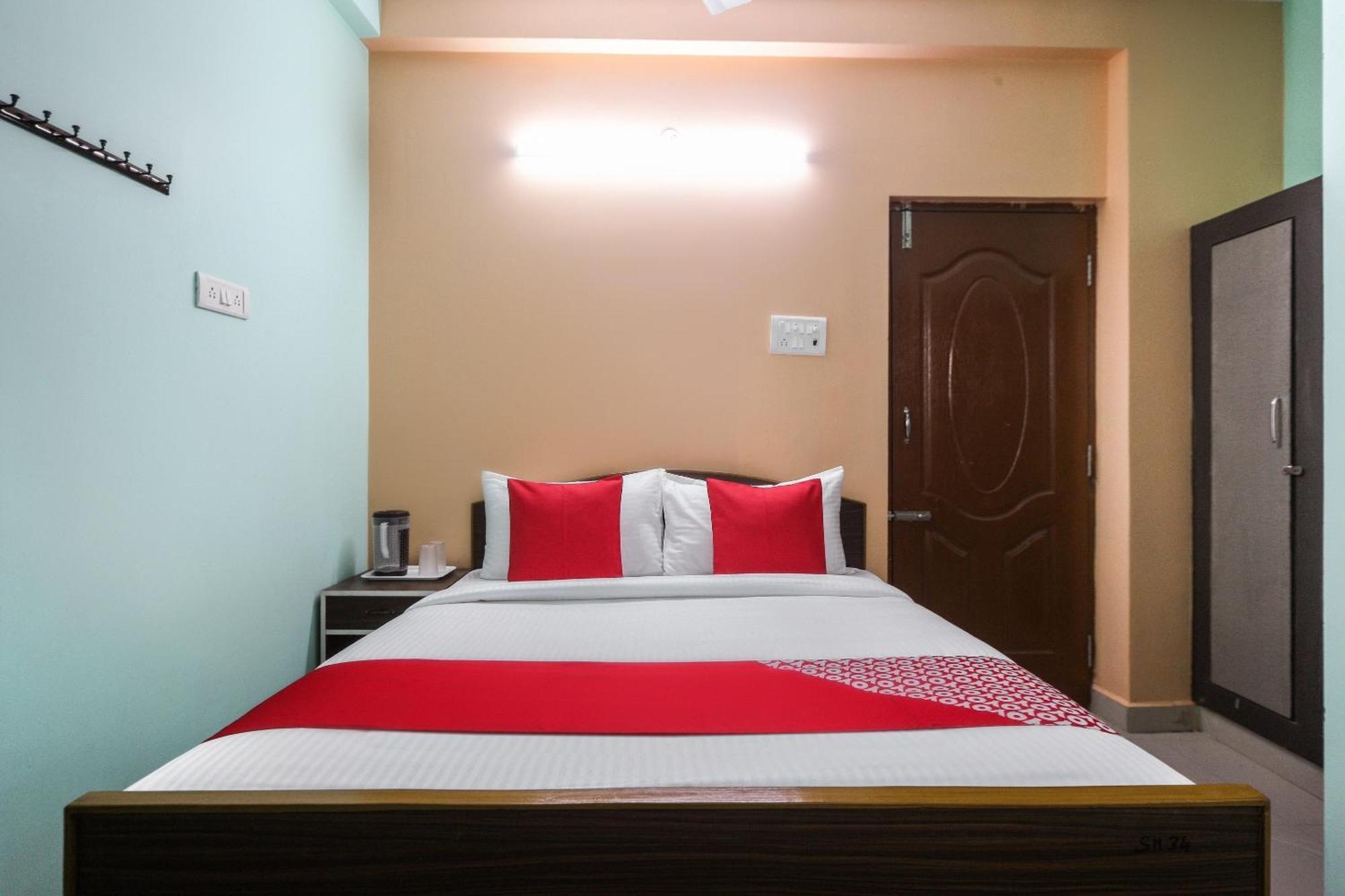 Oyo Modern Guest House Ченнаи Экстерьер фото