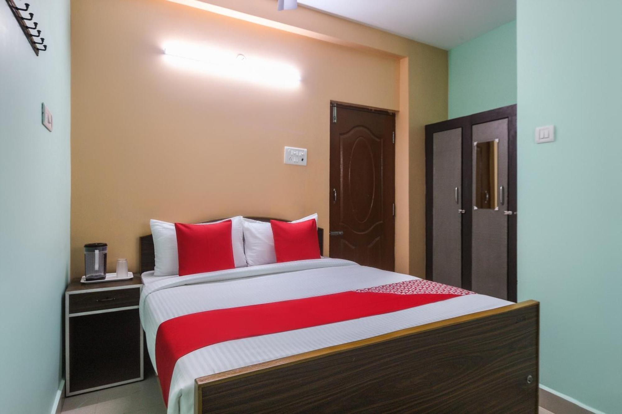 Oyo Modern Guest House Ченнаи Экстерьер фото